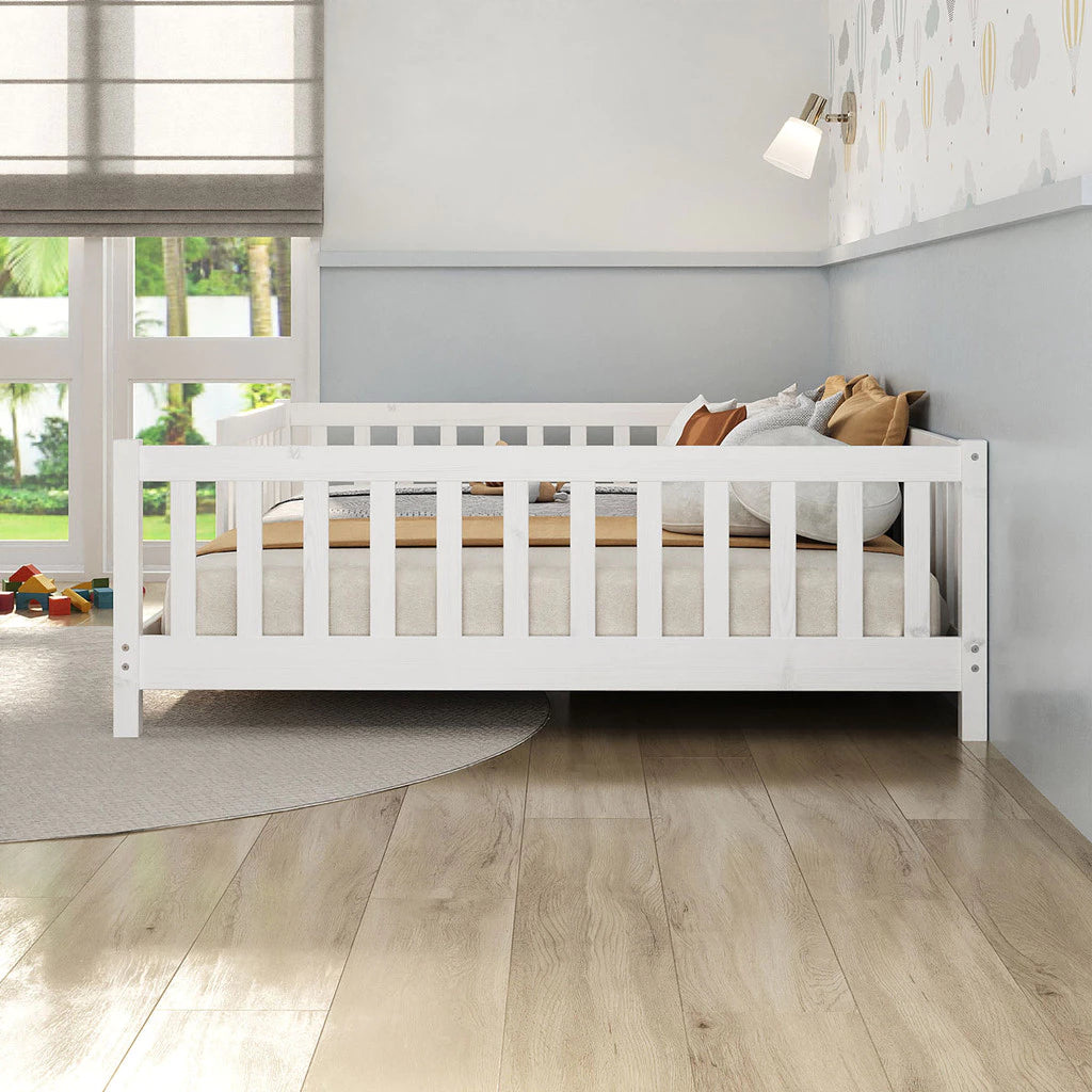 Cama Montessoriana Casal com Grade Eva - 100% Madeira Maciça Branca [Suporta 220kg]